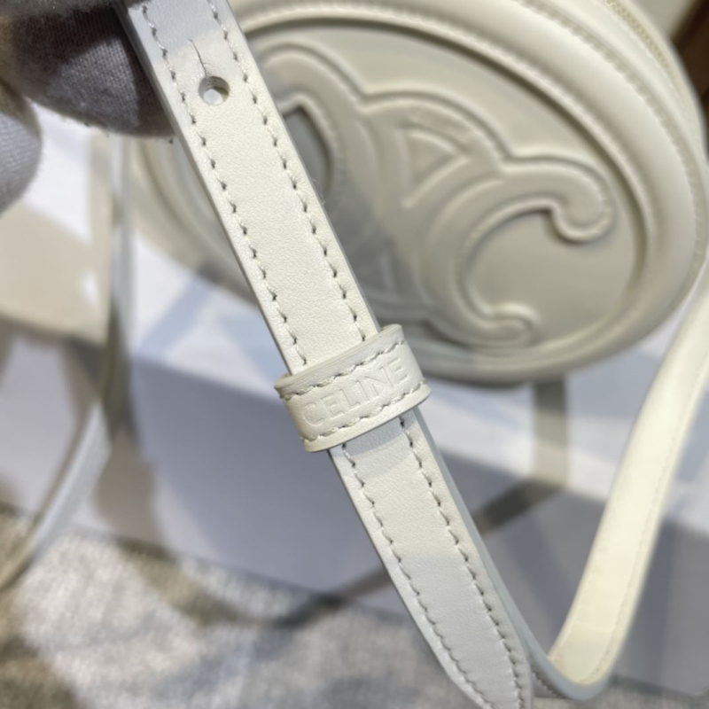 Ce1i*e triomphe bags